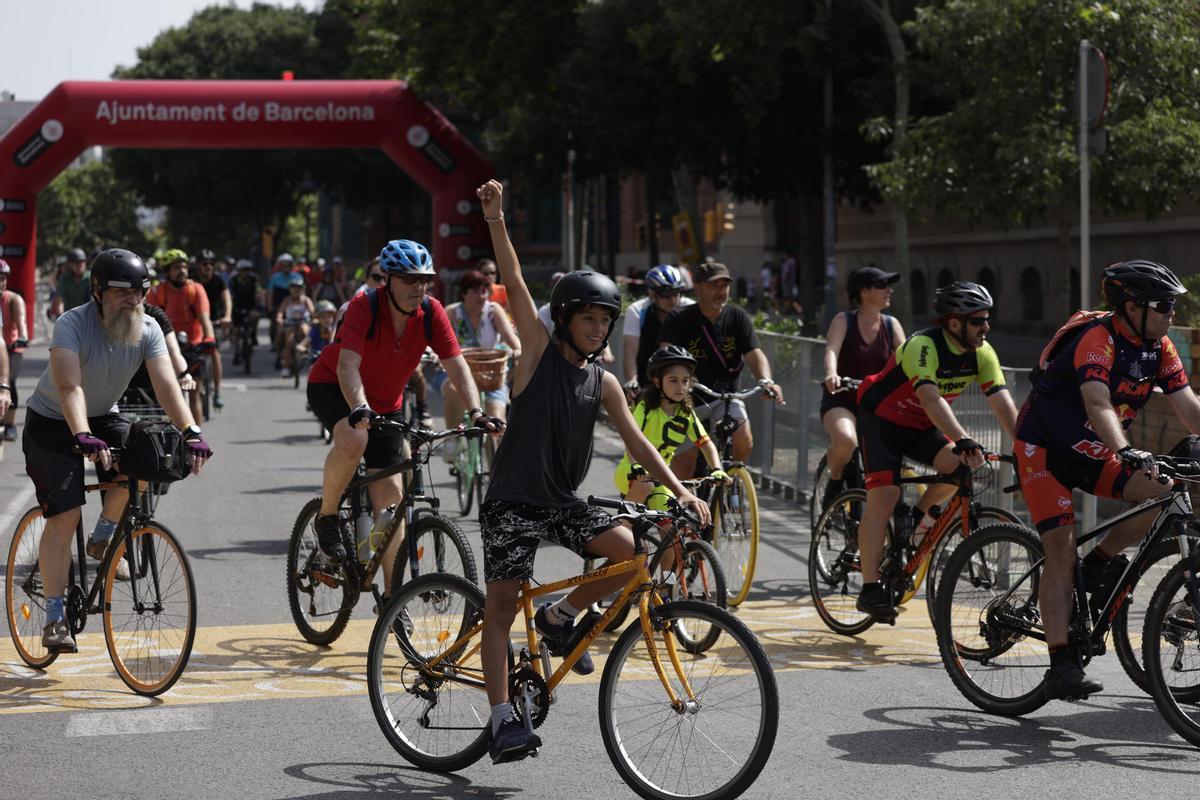 La fiesta de la bicicleta regresa a las calles de Barcelona con la Bicicletada.