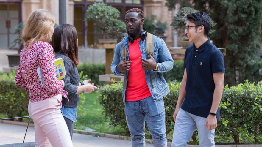 La institución cuenta con estudiantes de cinco continentes