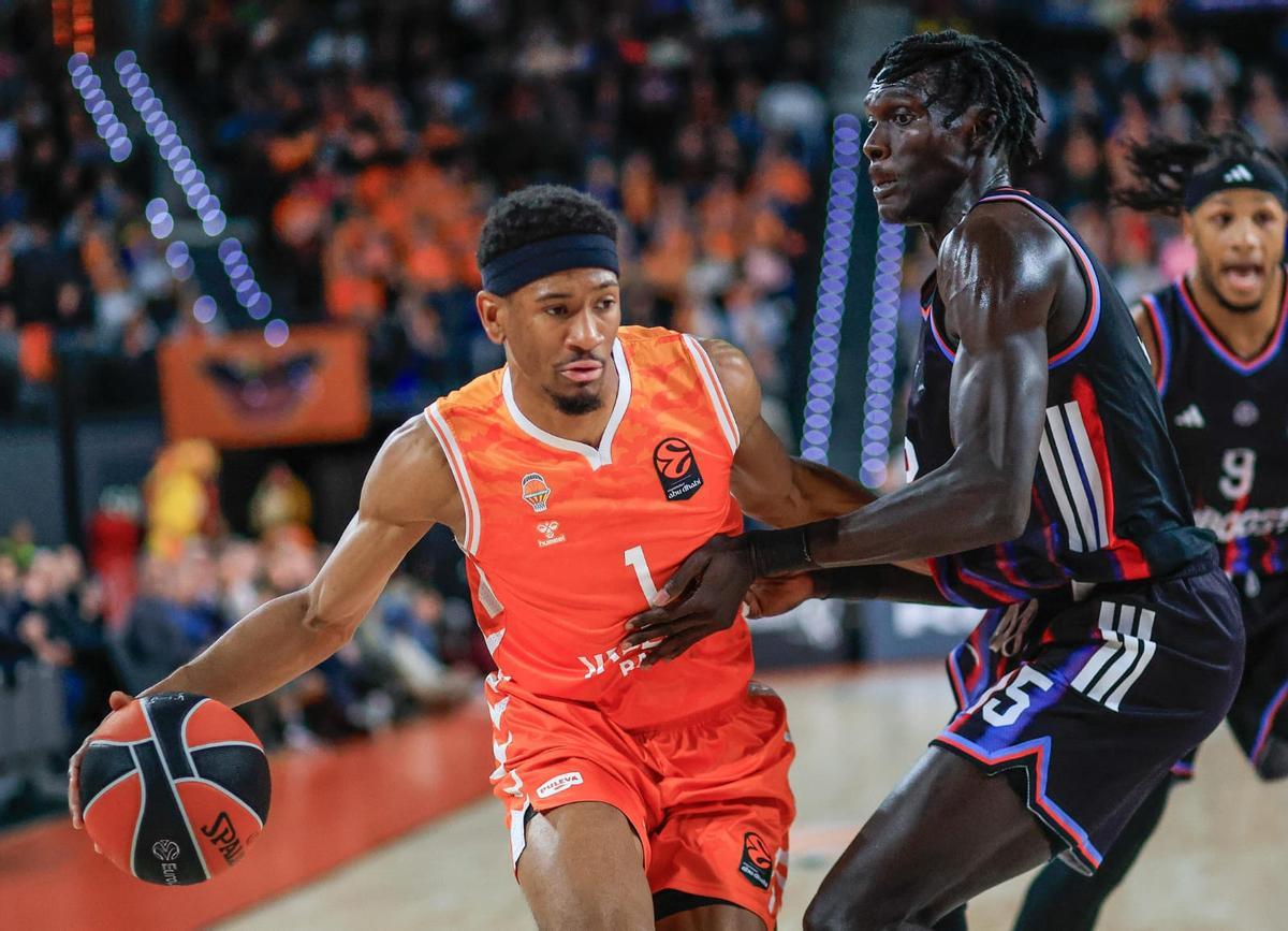 Kameron Taylor, el mejor de los taronja en el regreso de la Euroliga al Roig Arena.