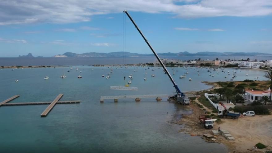 Comienza la retirada de la polémica pasarela de s&#039;Estany des Peix, en Formentera