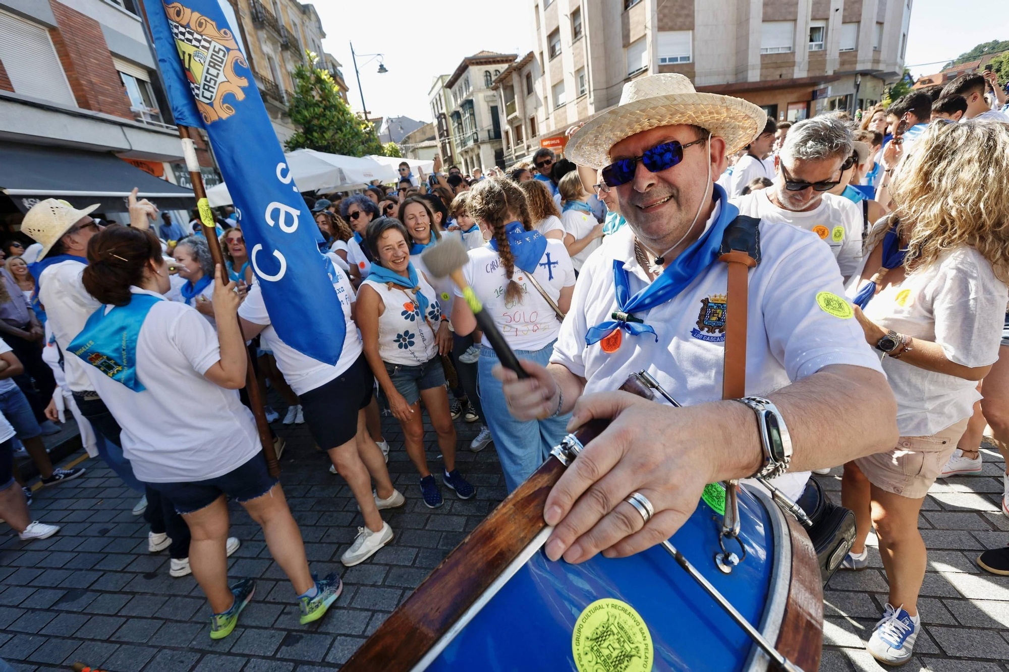 EN IMÁGENES: así ha arrancado el Carmín de la Pola 