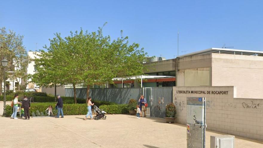 La AFA de la 'escoleta' de Rocafort pide reforzar el claustro y el ayuntamiento dice que cumplen la ratio legal