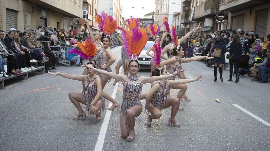 El Cabezo ‘ensaya’ para su día grande con el desfile de grupos