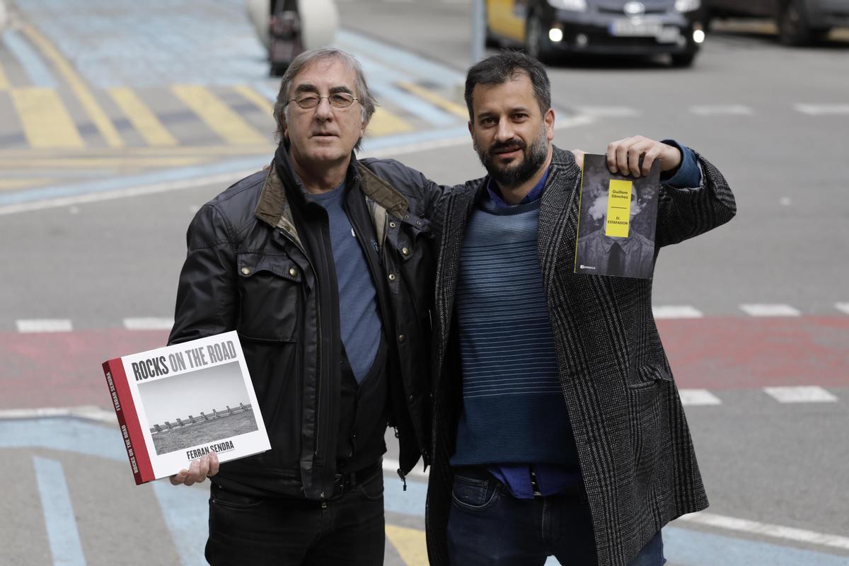 Ferran Sendra y Guillem Sànchez con sus libros de Sant Jordi 2021