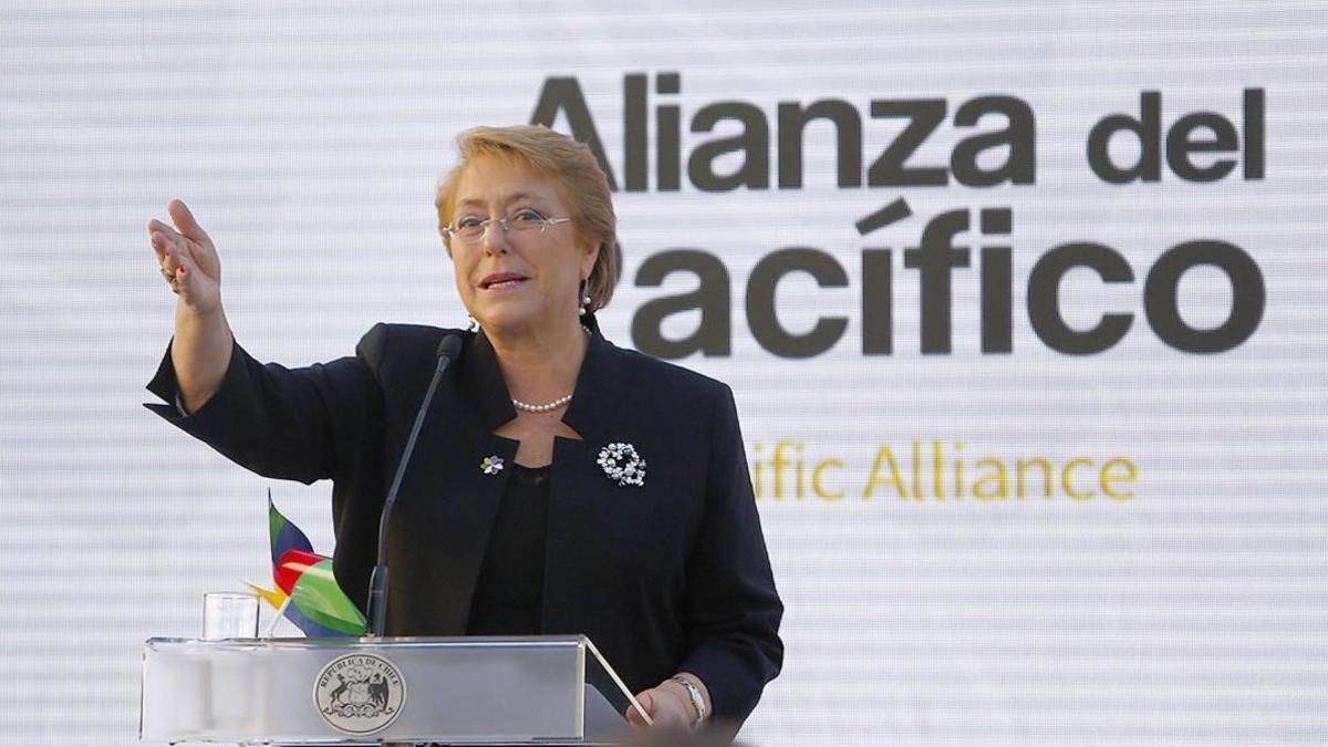 Bachelet, durante un discurso en el Día de la Alianza del Pacífico, en Santiago, el 28 de abril.