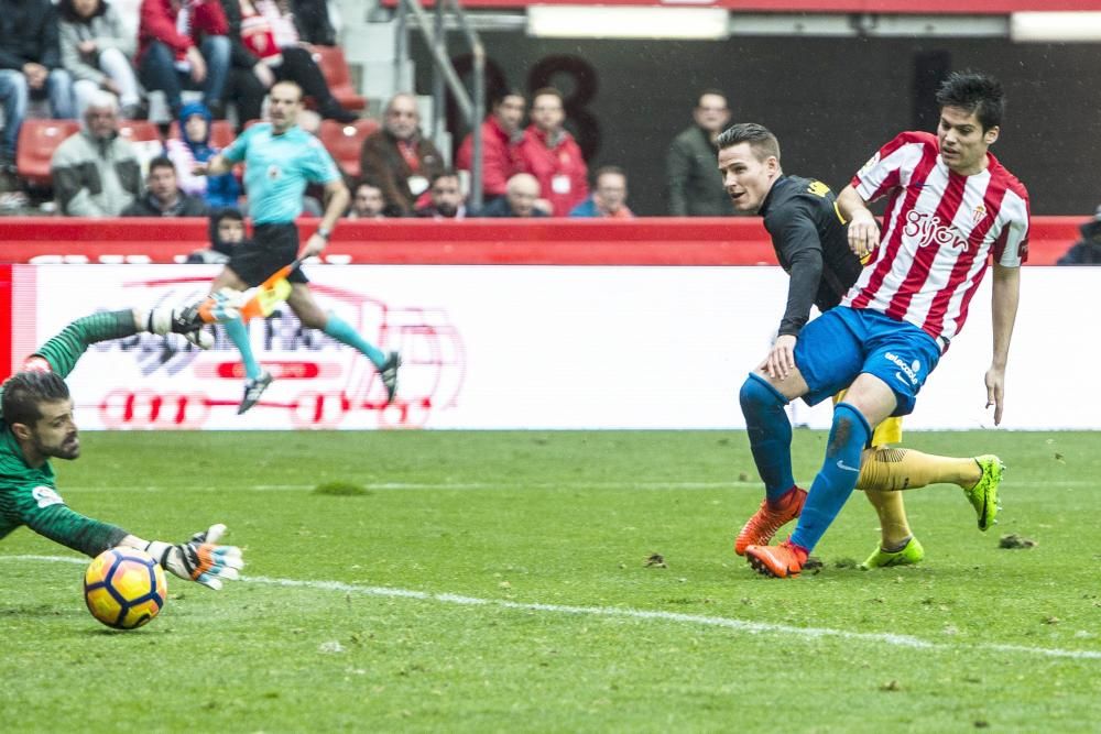 El partido entre el Sporting y el Atlético de Madrid, en imágenes