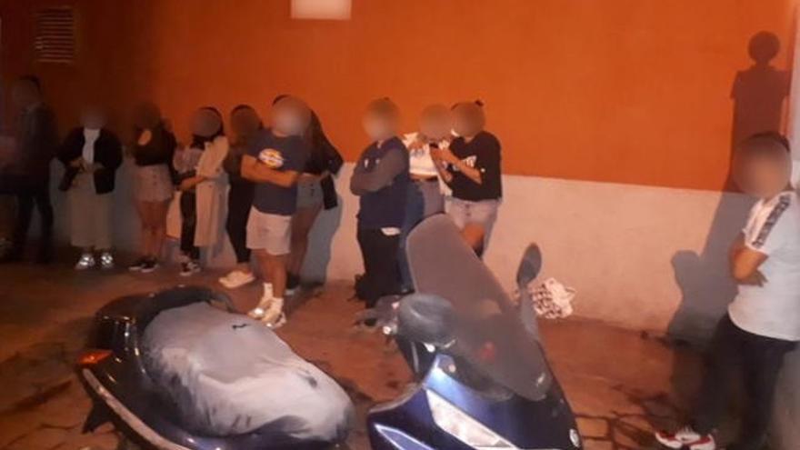 Algunas de las personas que se encontraban en la fiesta.