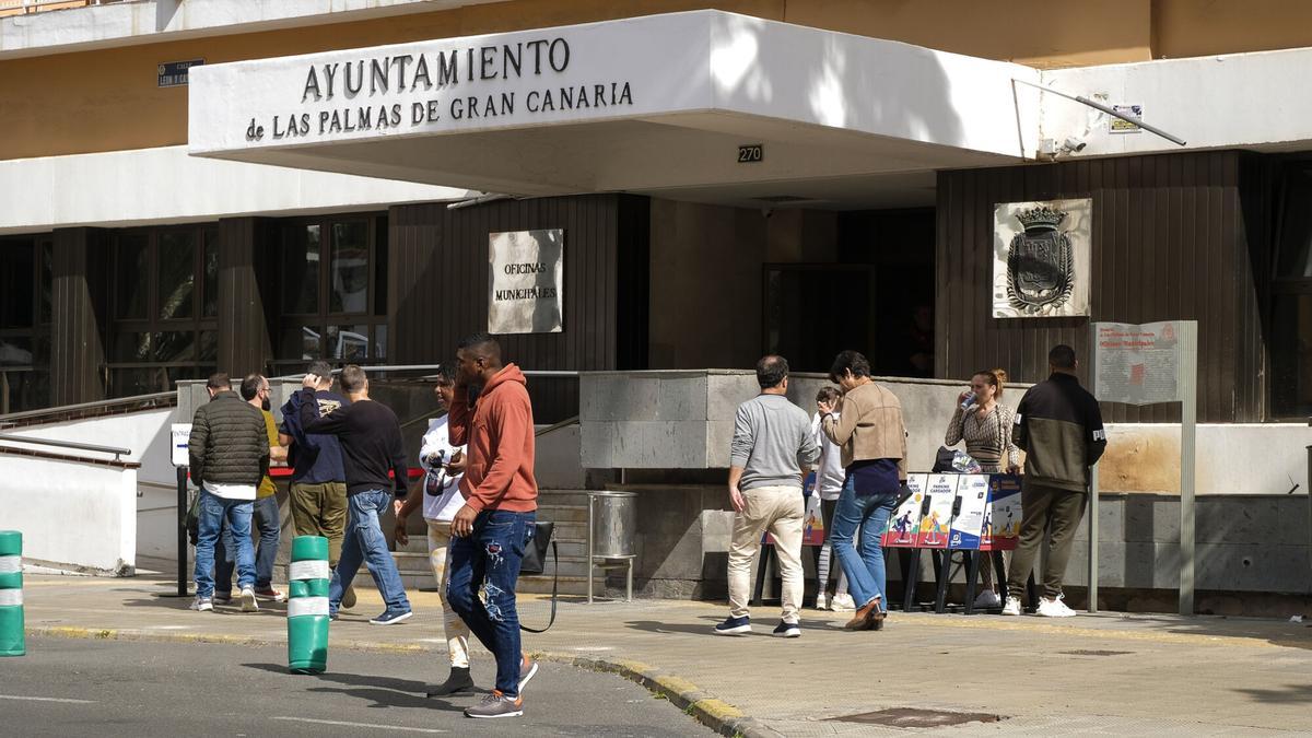 Oficinas municipales, en la calle León y Castillo.