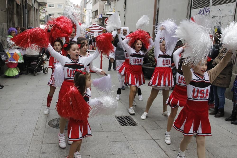 Un concurrido desfile de disfraces infantil inaugura las jornadas de comparsas en Marín