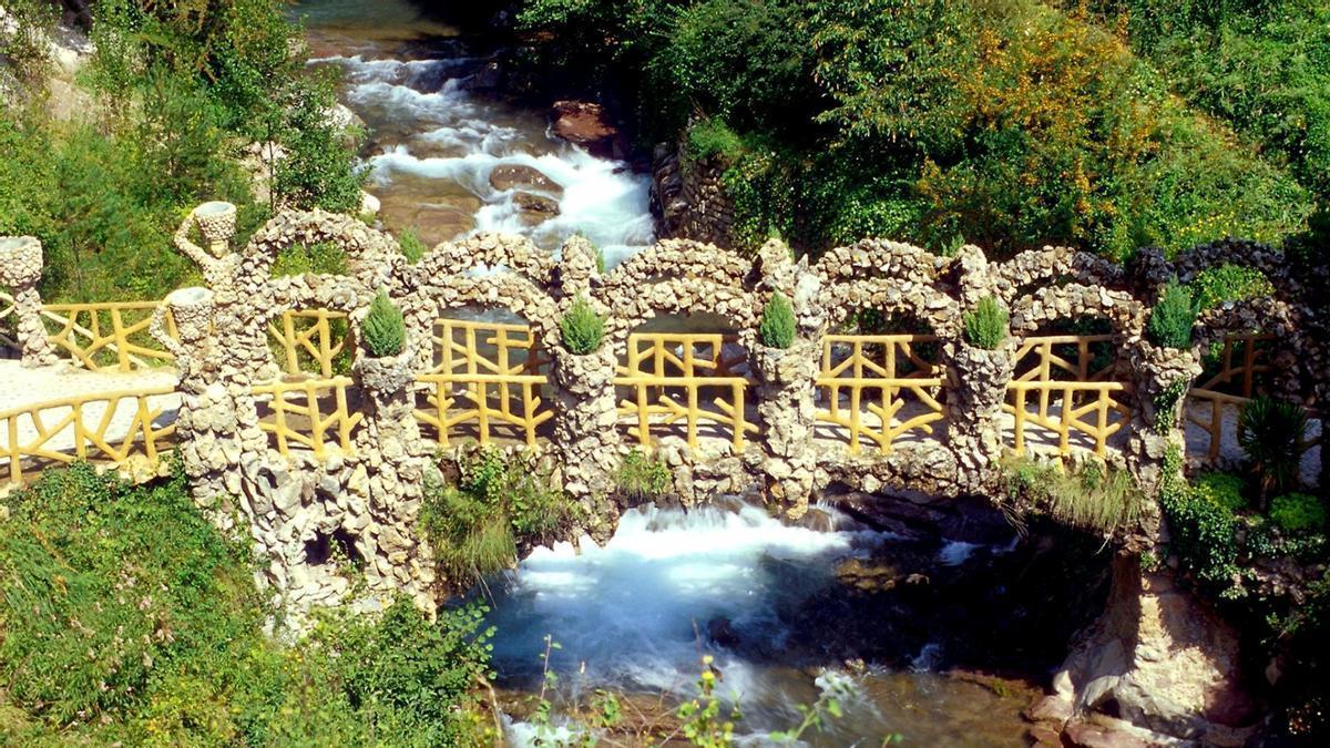 El Pont dels Arcs dels Jardins Artigas, en una imatge d'arxiu