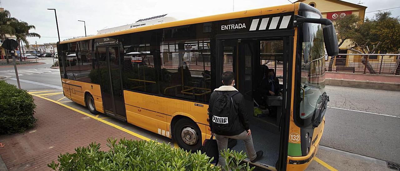 El bus estrena horarios y rutas en Sagunt | TORTAJADA