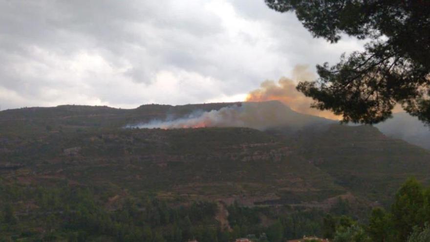 Un llamp provoca un incendi forestal a Monistrol de Montserrat
