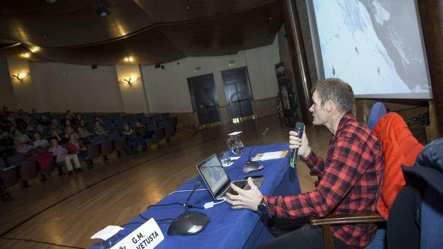 Alberto Iñurrategui reflexiona en Oviedo sobre el fracaso