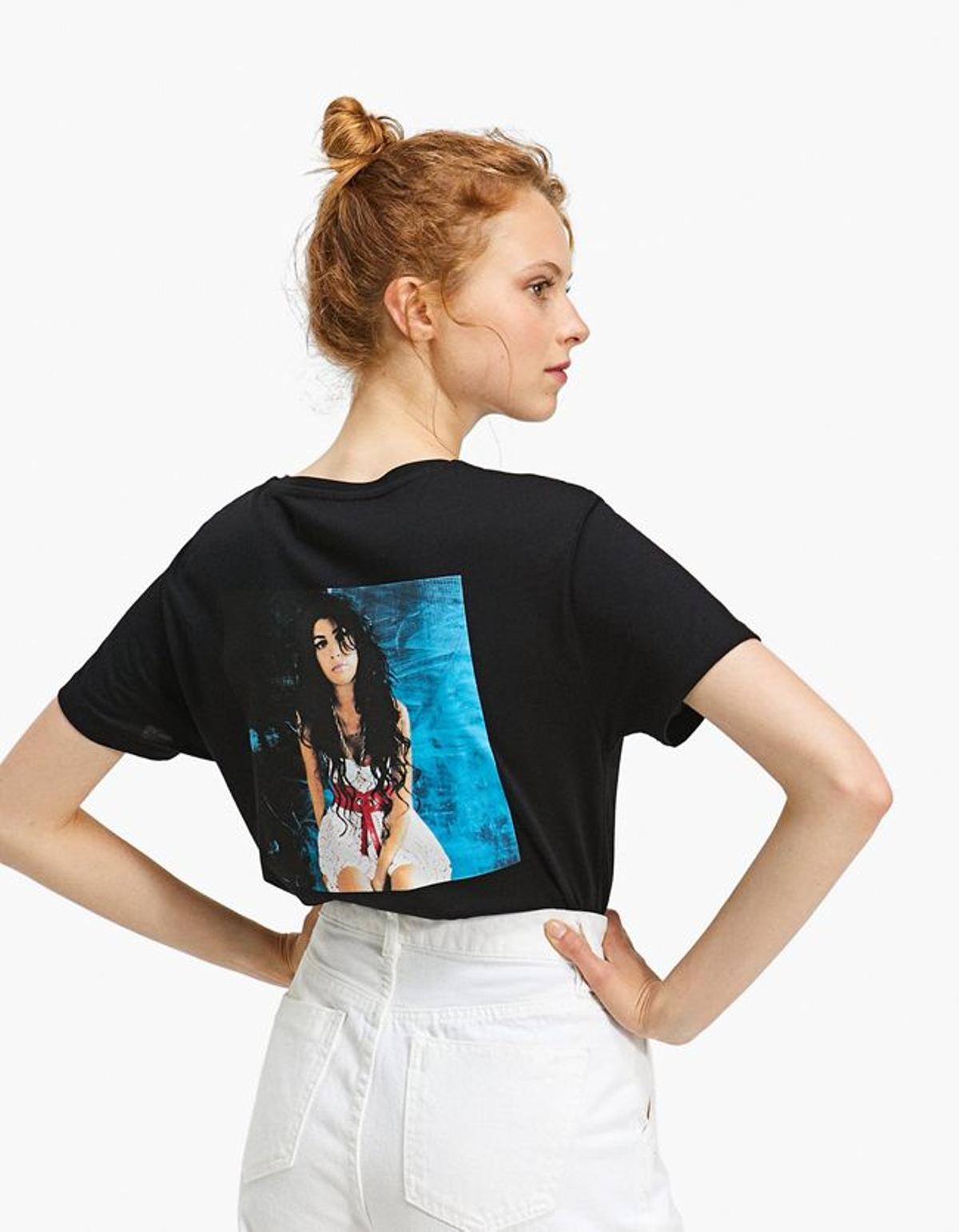 Camiseta de Amy Winehouse de Stradivarius