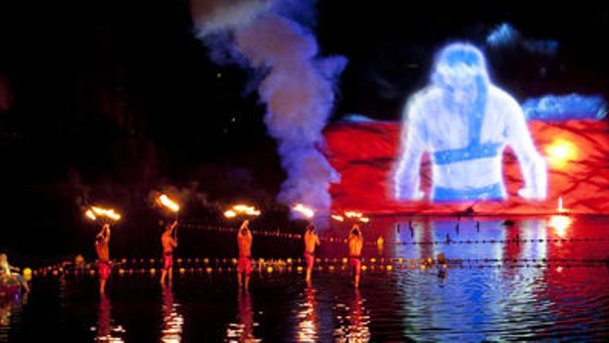 El gran lago de Egipto acoge el espectáculo nocturno del parque.