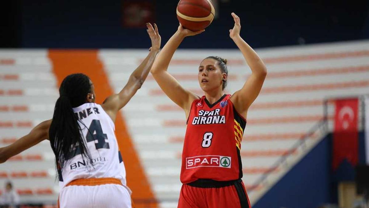 Araújo, en el partit contra el CBK Mersin.
