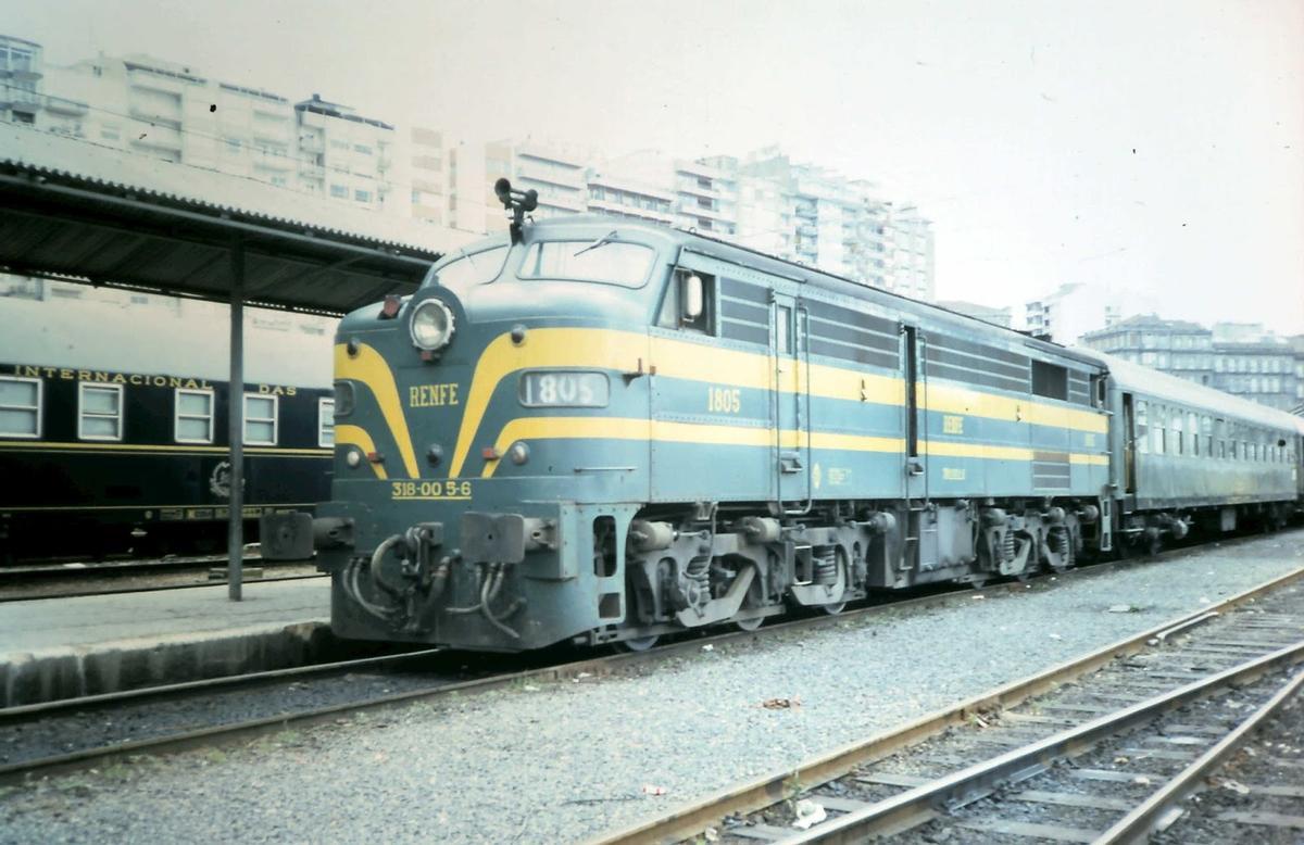A 1805 na antiga estación de Vigo (1981).