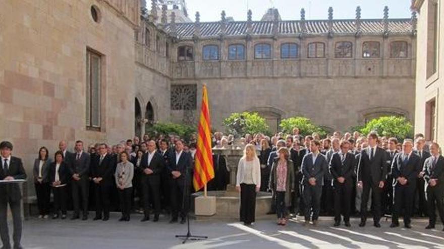 El Govern firma el manifiesto del compromiso con el referéndum.