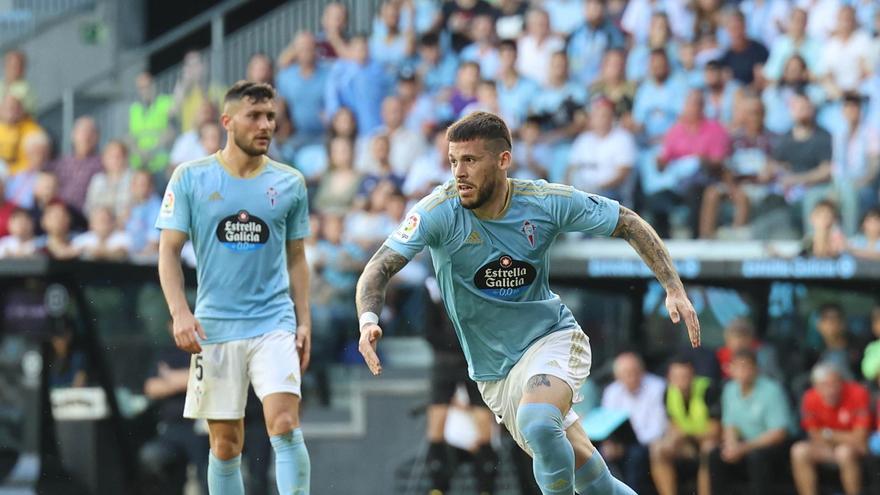 Carles Pérez y Óscar Rodríguez, en el partido frente al Girona en Balaídos