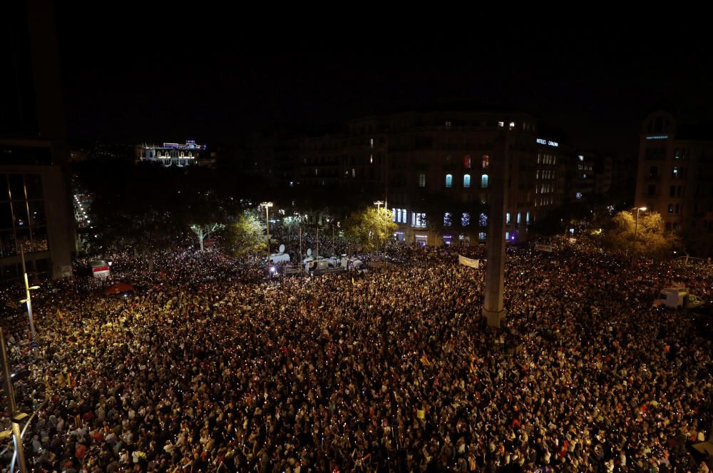 Concentración en Barcelona por la libertad de Sànchez y Cuixart