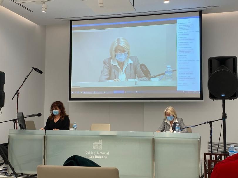 La catedrática de Derecho Procesal de la UIB Isabel Tapia, en una ponencia.