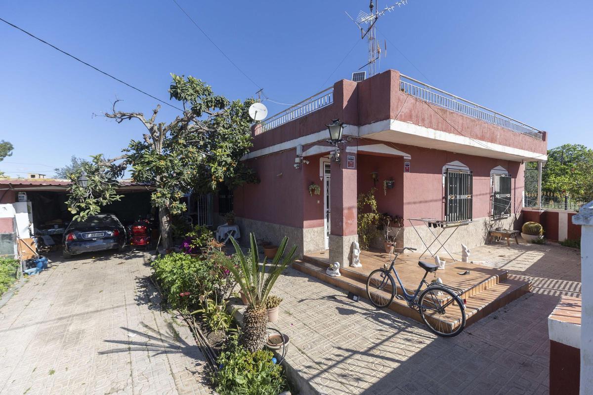 Vivienda del Carril de la Iglesia de la pedanía murciana de La Arboleja deonde se ha producido el incendio
