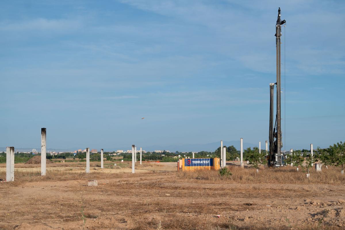 Primeros movimientos en el terreno de Microsoft en Villamayor de Gállego.