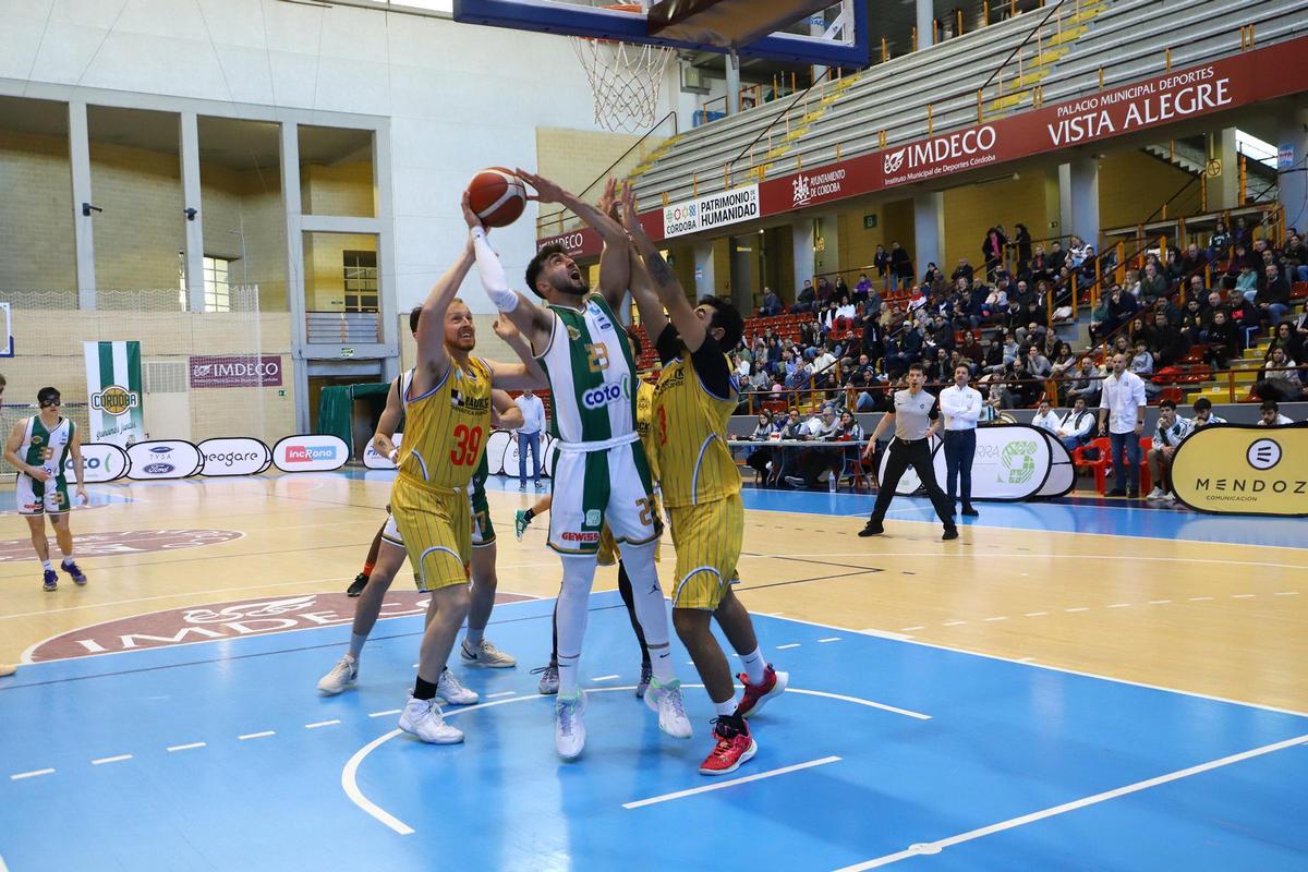 Coto Córdoba Baloncesto-Portuense: el partido de Liga EBA en imágenes