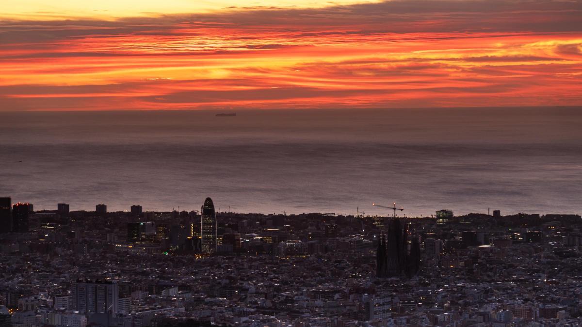 Nubes altas y medias mar adentro, el 6 de noviembre del 2023