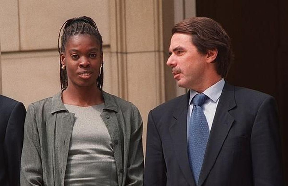 L’exatleta Niurka Montalvo, en una imatge del 2002, quan la va rebre el llavors president José María Aznar, com a medallista del Mundial de Sevilla. ARXIU L’exatleta Niurka Montalvo, en una imatge del 2002, quan la va rebre el llavors president José María Aznar, com a medallista del Mundial de Sevilla. ARXIU