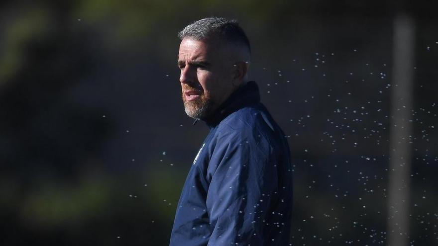 Javi Rey, entrenador del FC Cartagena, durante un entrenamiento esta temporada.