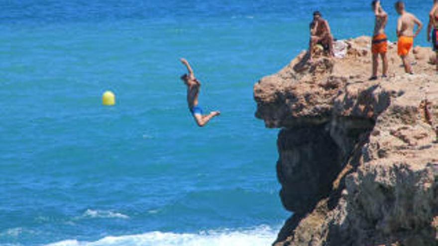 Arriesgando la vida por un salto en Torrevieja