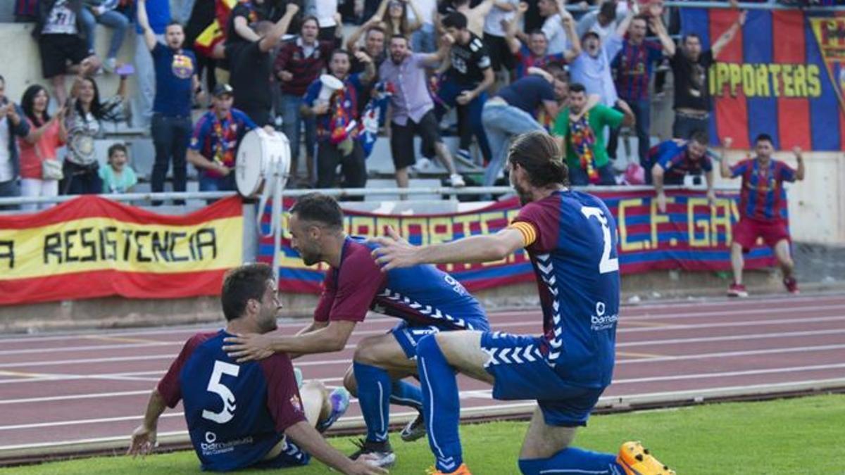 Los jugadores del Gavà, celebrando un gol el pasado sábado