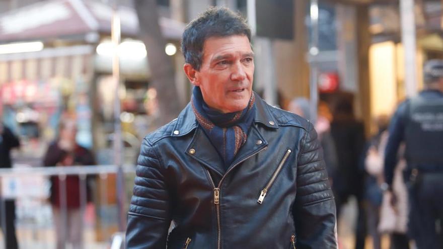 Antonio Banderas inaugura la alfombra roja el día del estreno de &#039;A Chorus Line&#039;