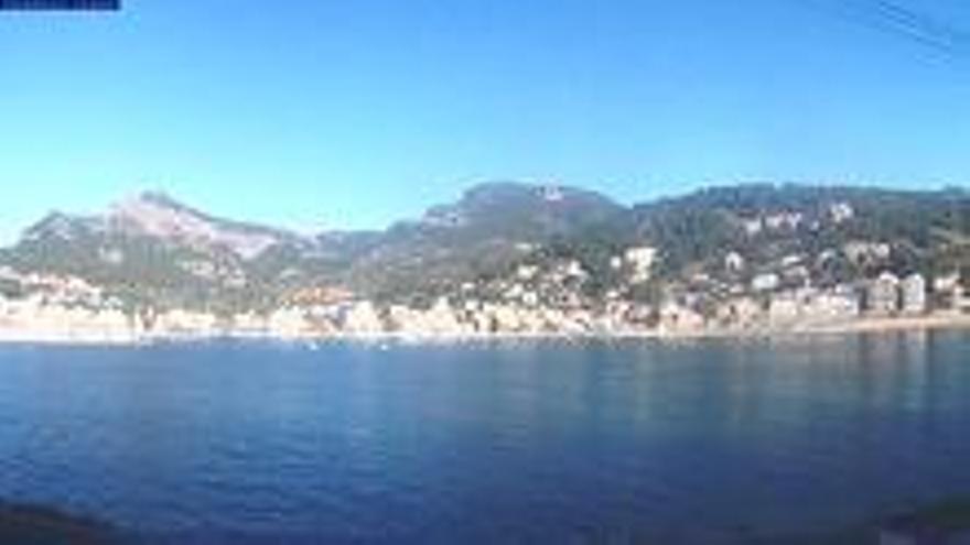 Blauer Himmel am Dienstagnachmittag (12.2.) über dem Port de Sóller.