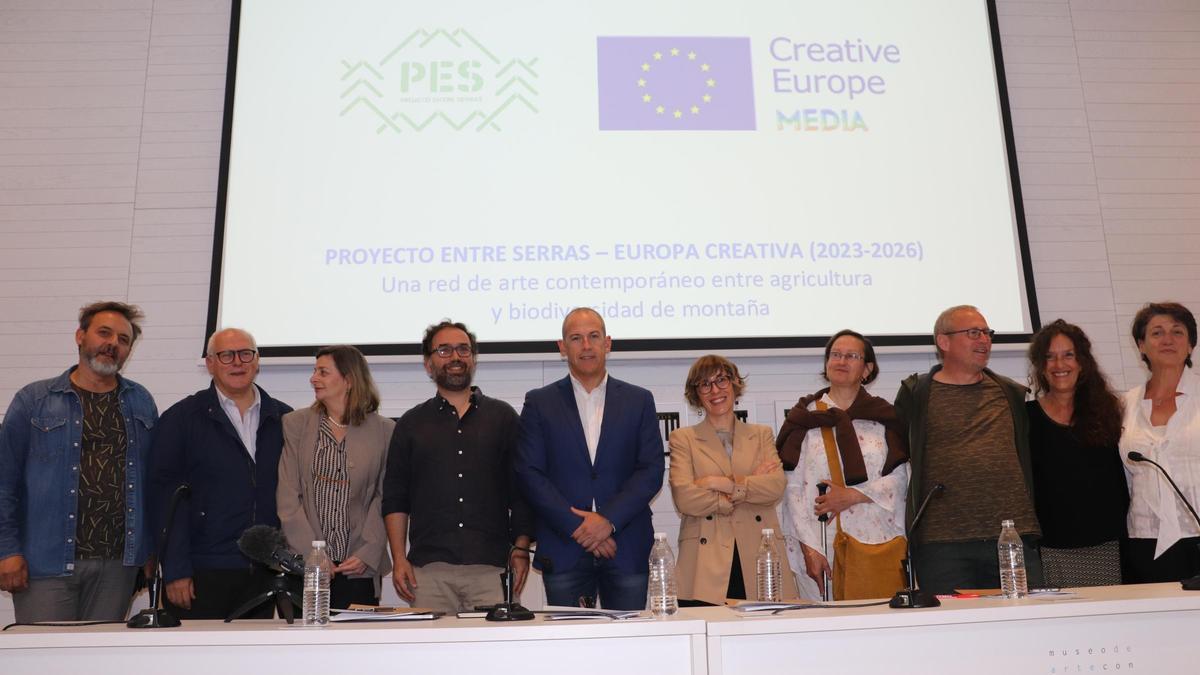 Socios y autoridades del Proyecto Entre Serras, en la presentación en el Museo Helga de Alvear.