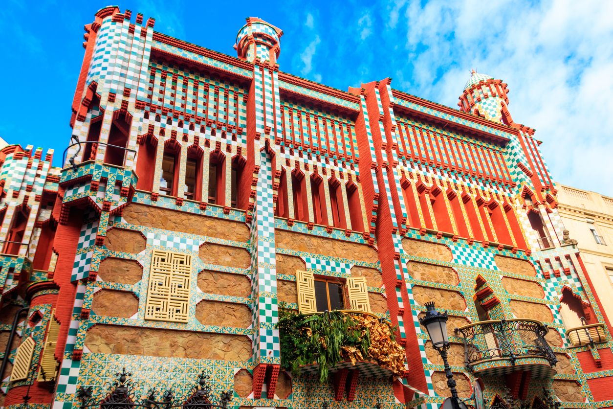 El primer gran proyecto de Gaudí en Barcelona.