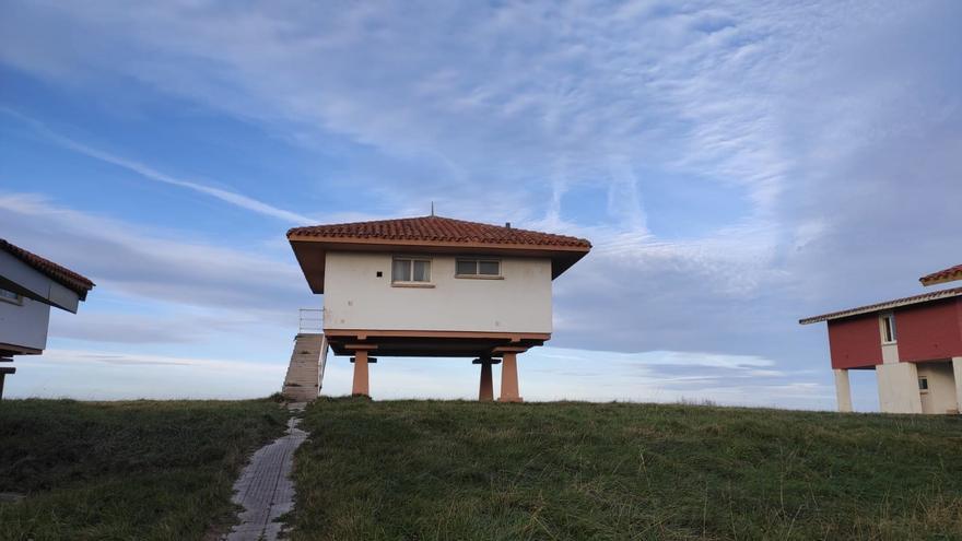 Construcciones de la Ciudad de Vacaciones de Perlora.