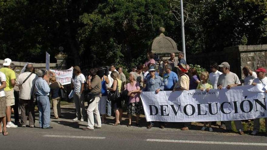 Manifestación para exigir la devolución del pazo de Meirás celebrada hace una década