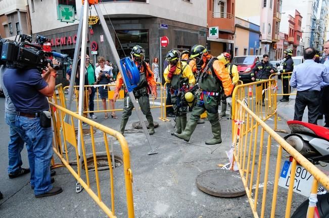 Efectivos de los Bomberos de Las Palmas de Gran ...