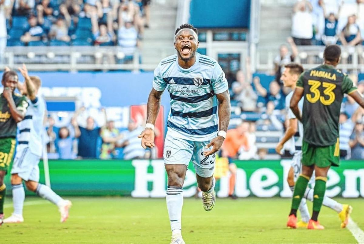 Agada celebra un gol con el Sporting Kansas City.
