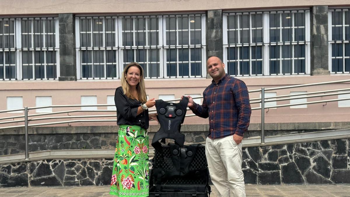 El Cabildo de La Palma entrega mochilas sensitivas a Indispal