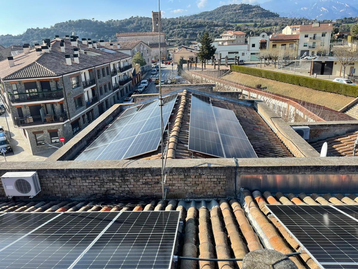 Plaques solars a l'Ajuntament d'Olvan