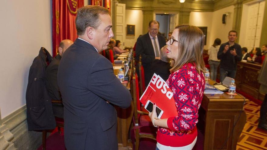 Chaparrón de la oposición a la gestión económica de Castejón