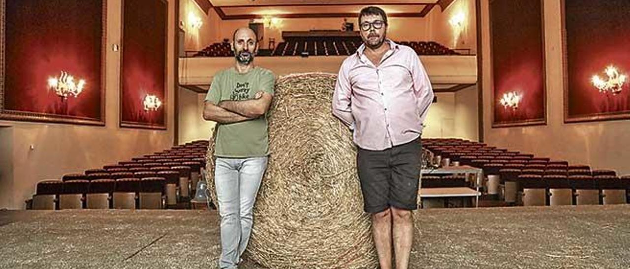 Toni Gomila y Oriol Broggi, ayer en el Auditori Municipal de Porreres.