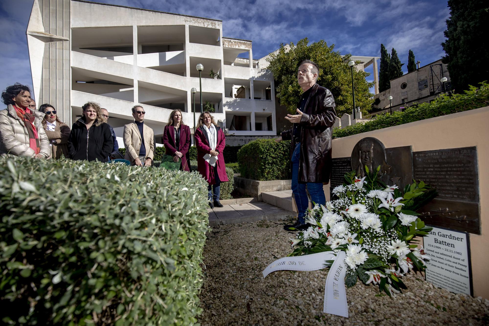 Homenaje a Jean Batten: "Es una inspiración para las jóvenes pilotos"