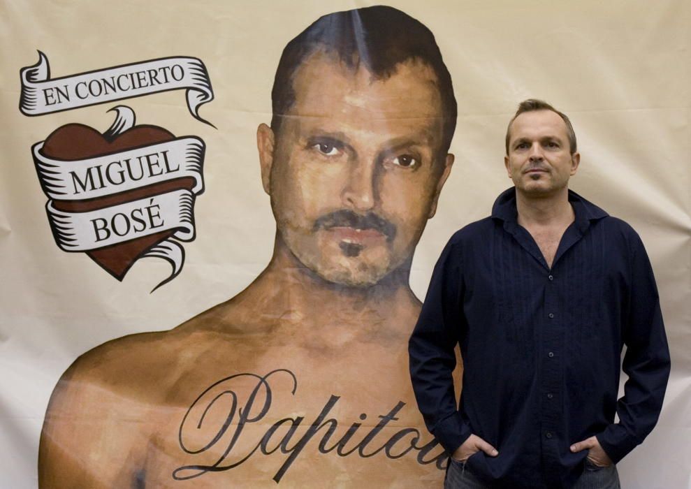 Miguel Bosé celebra 60 años sobre los escenarios