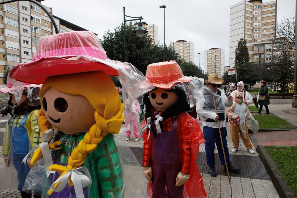 Desfile de charangas en Pumarín, en Gijón