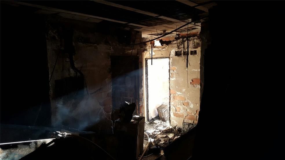 Explosión e incendio en una bloque de viviendas de en Cáceres