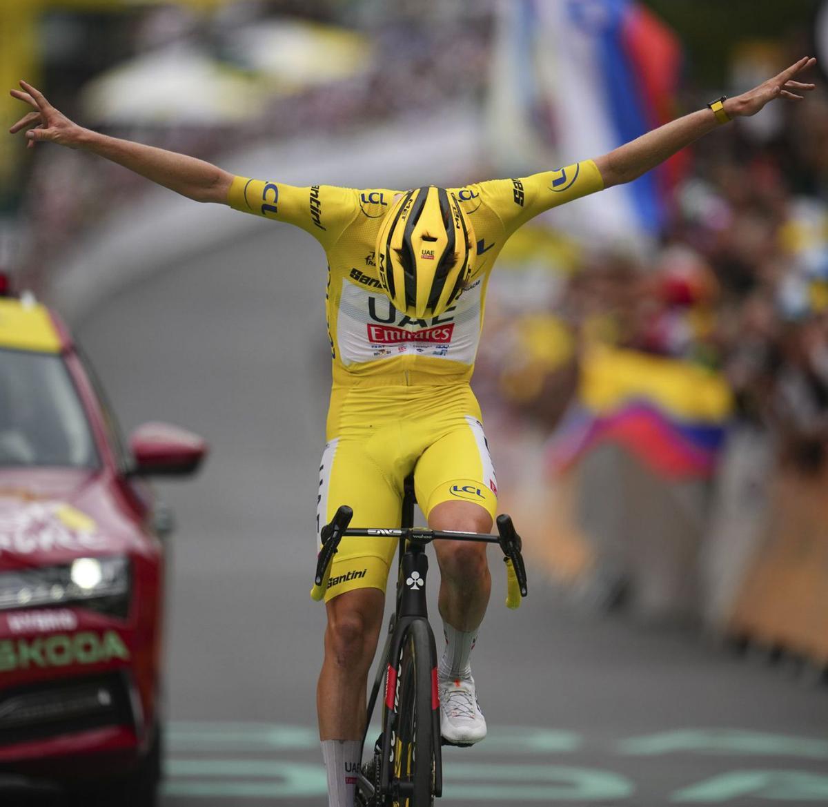 Un excels Pogacar rubrica el Tour